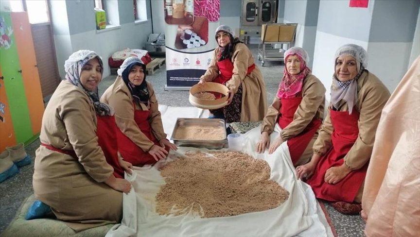 Çorum'da 7 Girişimci Kadın Kurdukları Kooperatifte Organik Tarhana Üretiyor